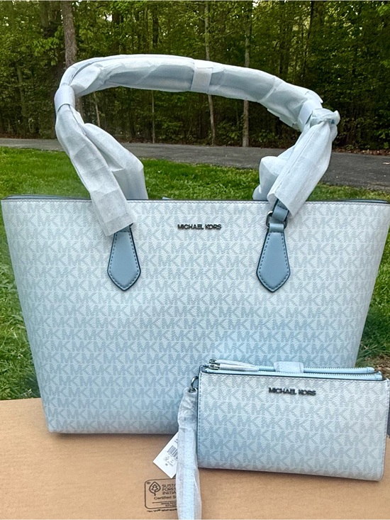 Michael Kors Handbags - Michael Kors Shelia Light Blue MK Logo Tote with Matching Wristlet